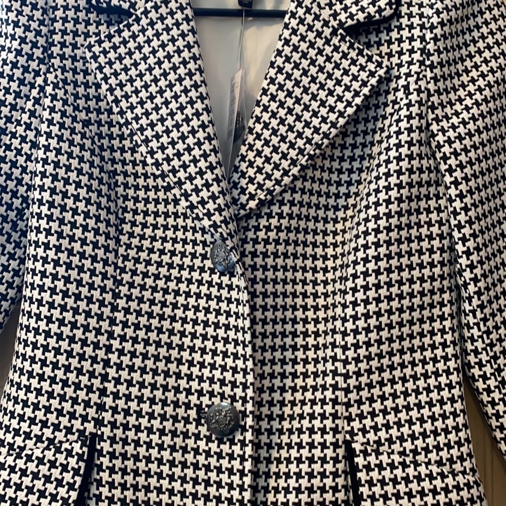 White House Black Market Houndstooth Coat - Picture 7 of 14